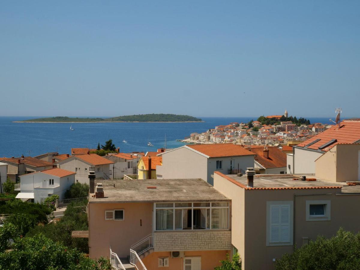 Vlade Apartment